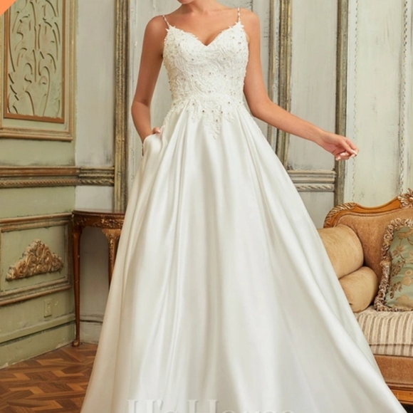 JJs House Dresses & Skirts - Wedding dress